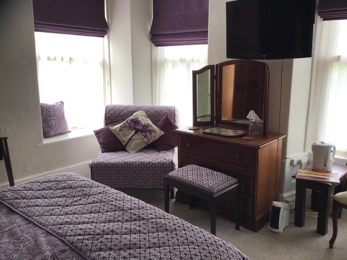 Beechwood House Bed & Breakfast Нюкий Екстериор снимка