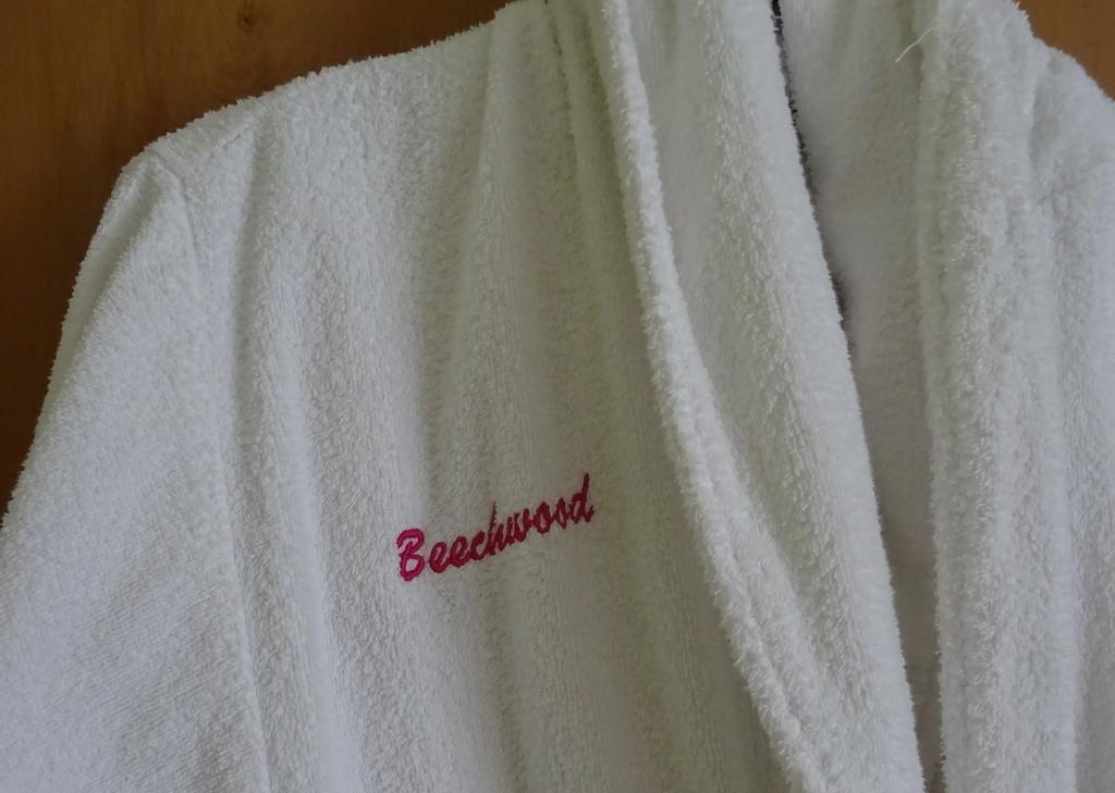 Beechwood House Bed & Breakfast Нюкий Екстериор снимка