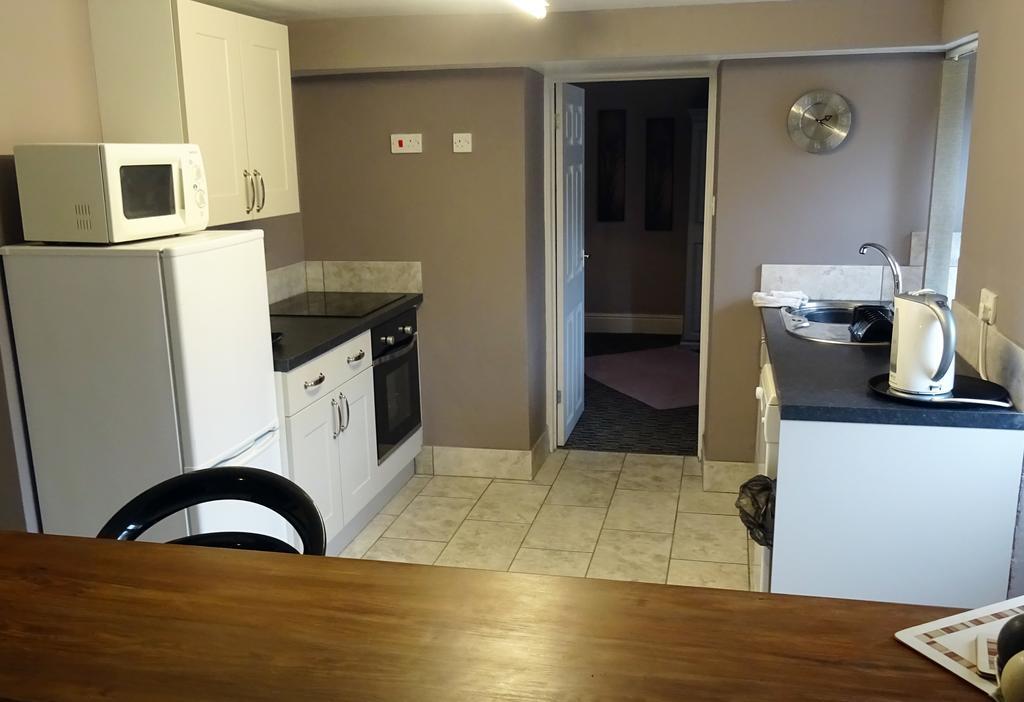 Beechwood House Bed & Breakfast Нюкий Екстериор снимка