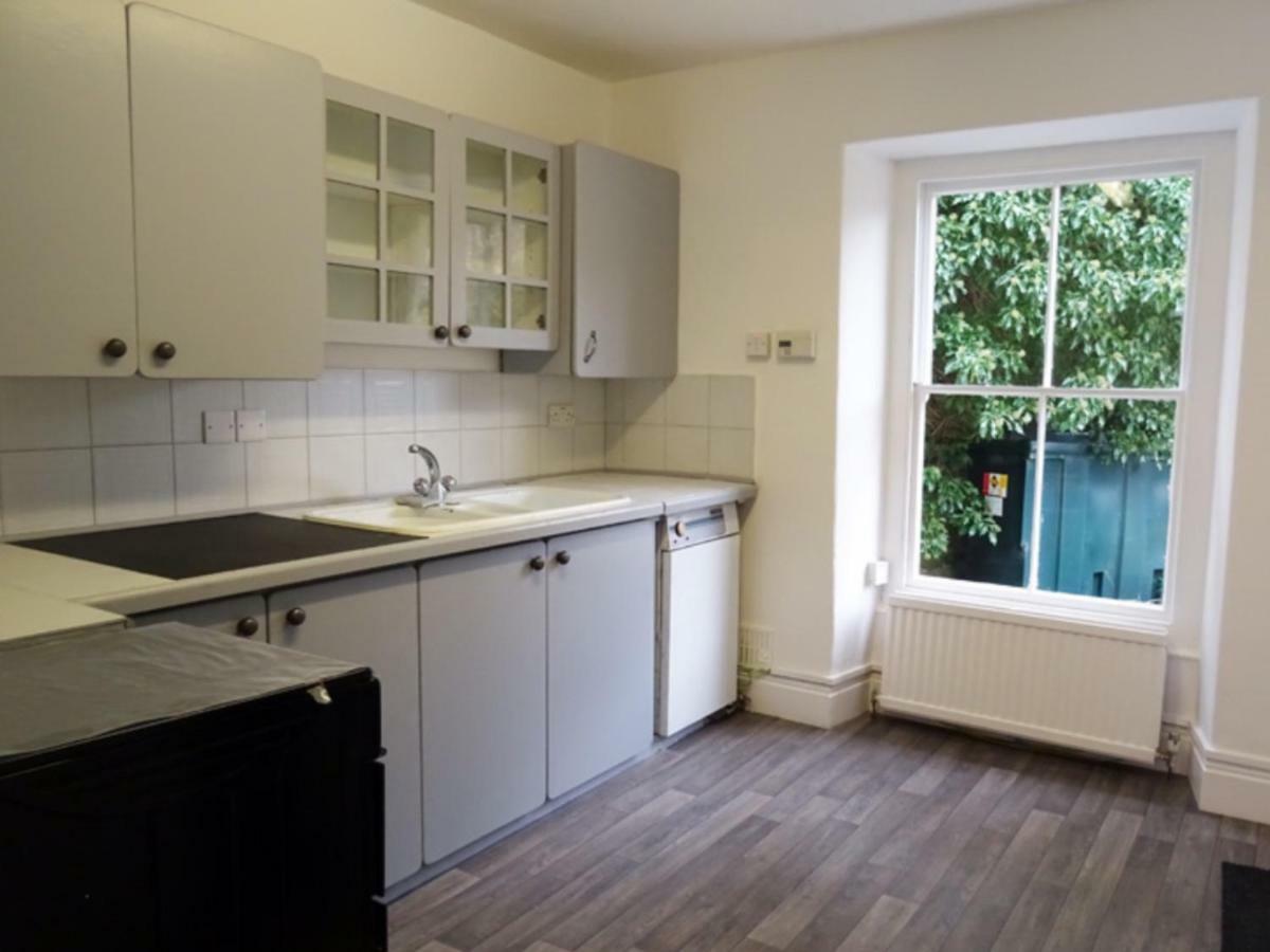 Beechwood House Bed & Breakfast Нюкий Екстериор снимка