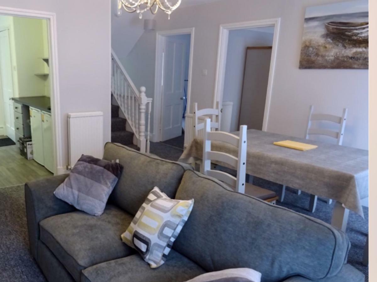 Beechwood House Bed & Breakfast Нюкий Екстериор снимка