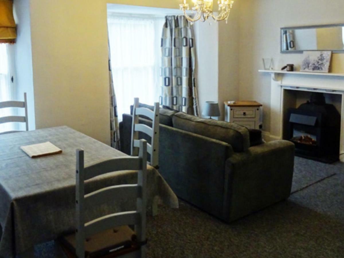 Beechwood House Bed & Breakfast Нюкий Екстериор снимка